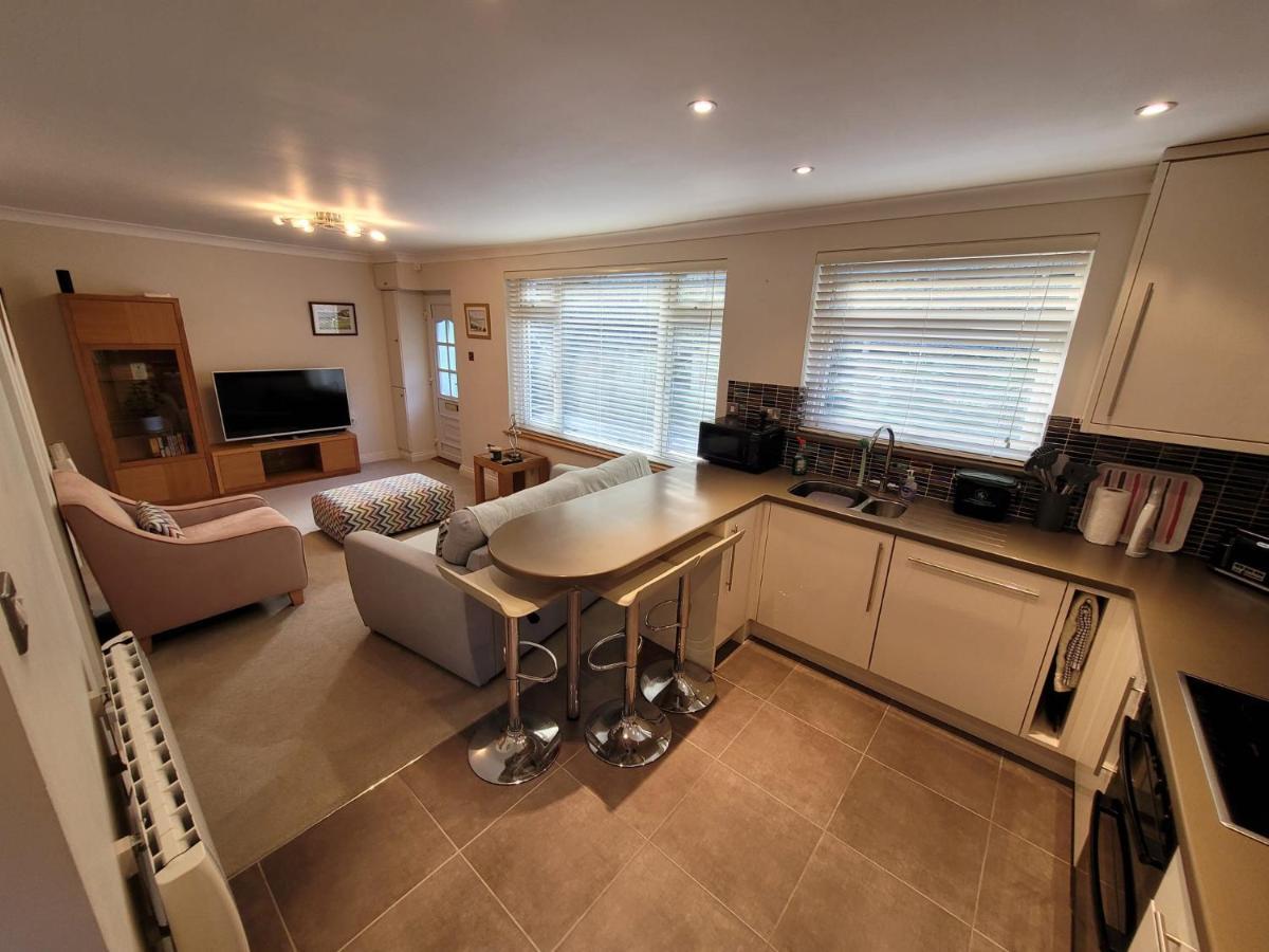 The Mumbles - Bungalow - 2 Bedrooms - Pet Friendly 斯旺西 外观 照片
