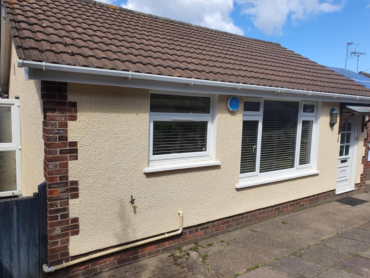 The Mumbles - Bungalow - 2 Bedrooms - Pet Friendly 斯旺西 外观 照片